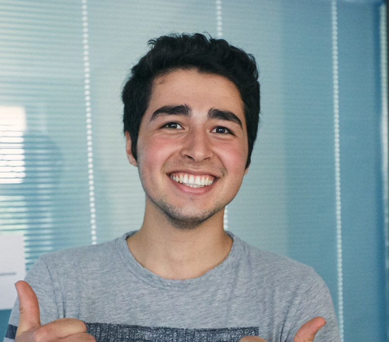 Jugendbotschafter, Familie, Dankbarkeit, junger Mann, Nawid, DEIN MÜNCHEN, Spenden, helfen, Jugendliche, Kinder, Engagement, soziales, Bildung, benachteiligt, CSR, Unternehmen, unterstützen, Mut auf Zukunft, Mut, Teilhabe, Gesellschaft, Verantwortung, Nachhaltigkeit, München, NO LIMITS, faire Startbedingungen, Chancen, Perspektiven